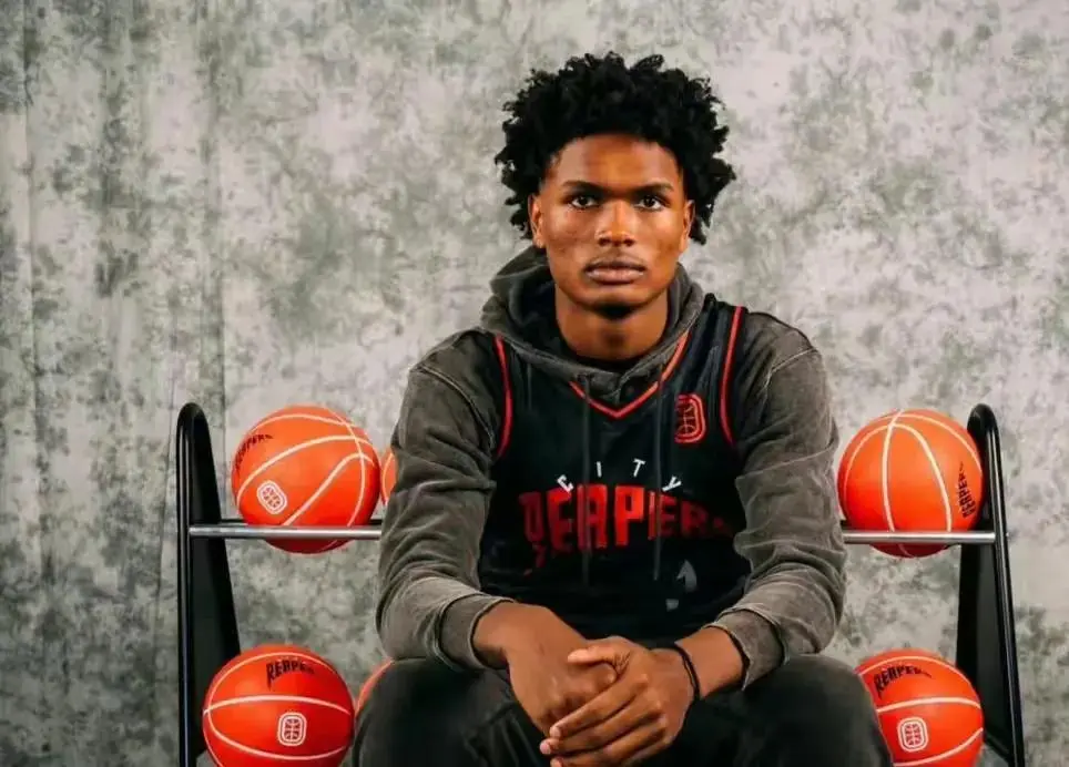 现在字母哥, 在热议如何